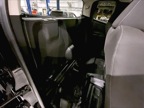 Used 2022 Chevrolet Colorado LT w/ Fleet Safety Package image 19