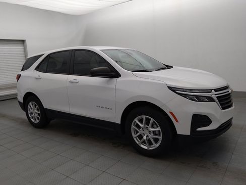 Used 2022 Chevrolet Equinox LS image 11