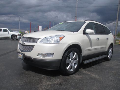 Used 2011 Chevrolet Traverse LTZ FWD image 1