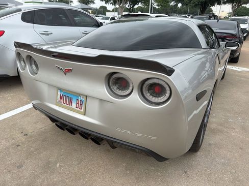 Used 2007 Chevrolet Corvette Coupe w/ Preferred Equipment Group RWD image 6