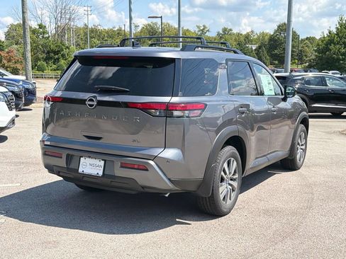 New 2026 Nissan Pathfinder SL FWD image 3
