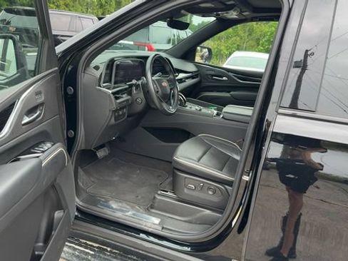 Used 2024 Cadillac Escalade Sport AWD/4WD image 5