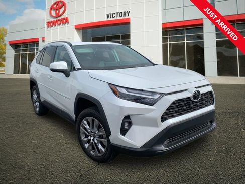 Used 2023 Toyota RAV4 XLE Premium image 1