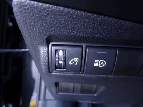 Used 2025 Toyota Corolla Cross LE image 14