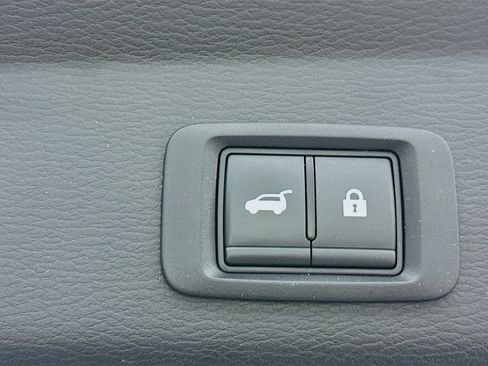 Used 2024 Mitsubishi Outlander SE image 30