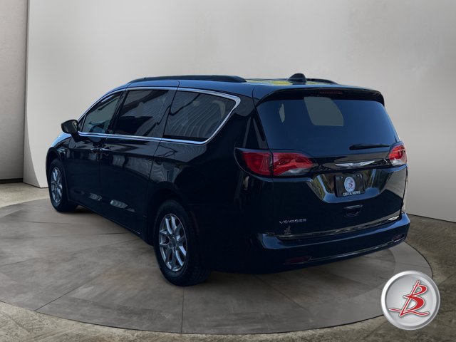 Used 2021 Chrysler Voyager Lxi FWD image 5