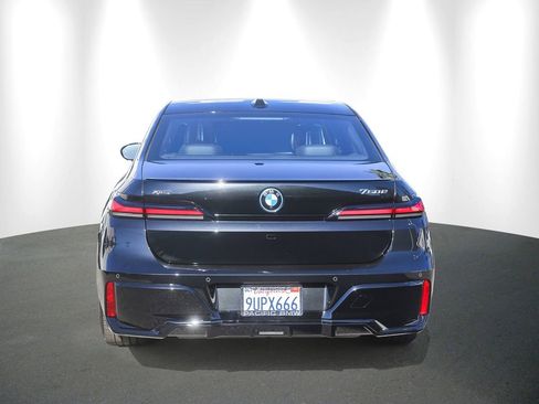 Used 2026 BMW 750e xDrive w/ Premium Package AWD/4WD image 5