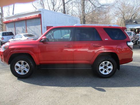 Used 2016 Toyota 4Runner SR5 AWD/4WD image 4