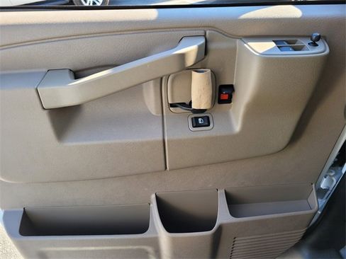 New 2025 Chevrolet Express 2500 Work Van image 15