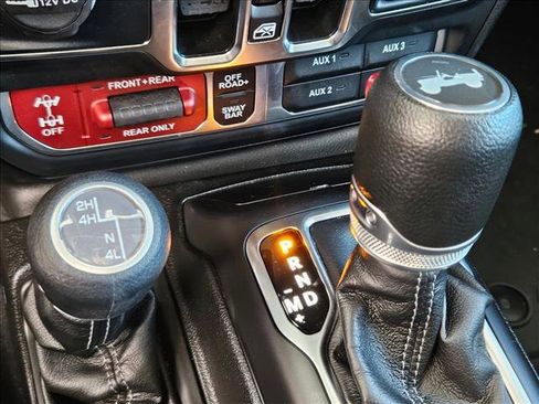 Used 2024 Jeep Wrangler Unlimited Rubicon w/ Safety Group AWD/4WD image 13