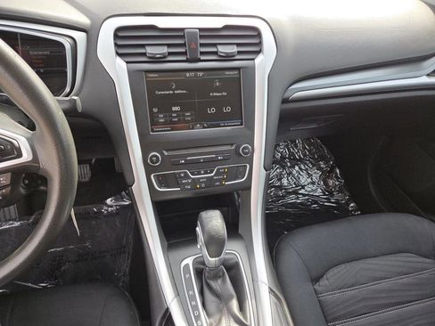 Used 2016 Ford Fusion SE FWD image 24
