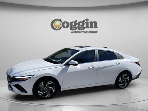 New 2026 Hyundai Elantra Limited image 1
