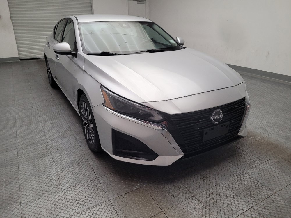 Used 2023 Nissan Altima 2.5 SV FWD image 14