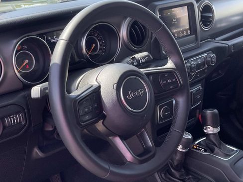 Used 2022 Jeep Wrangler Sport AWD/4WD image 9