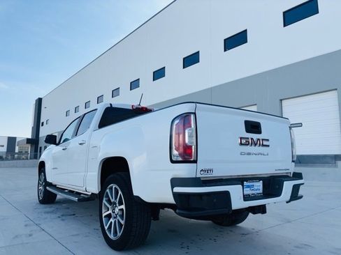Used 2022 GMC Canyon Denali image 3