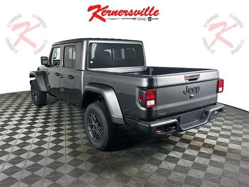New 2025 Jeep Gladiator Sport image 5