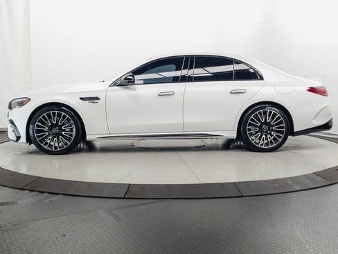 Used 2025 Mercedes-Benz E 53 AMG e 4MATIC Sedan image 4