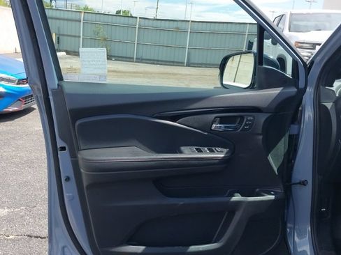 Used 2023 Honda Ridgeline Black Edition image 5