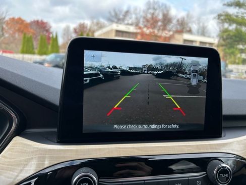 Certified 2022 Ford Escape Titanium w/ Titanium Elite Package image 30