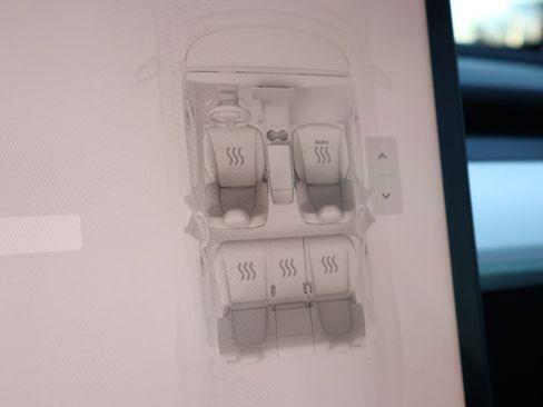 Used 2024 Tesla Model Y Long Range image 16