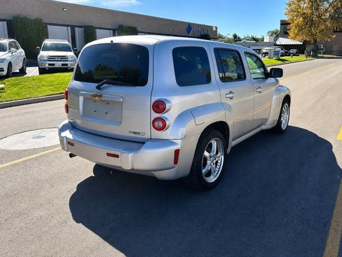 Used 2011 Chevrolet HHR LT FWD image 6