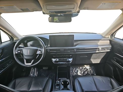 Used 2023 Lincoln Corsair Reserve image 10