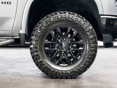 Used 2025 Chevrolet Silverado 2500 LTZ w/ LTZ Plus Package image 27