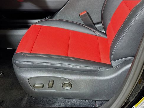 New 2025 Chevrolet Equinox EV RS image 17