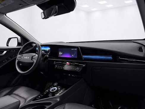 Used 2024 Kia Niro Wave w/ Wave Preserve Package FWD image 23