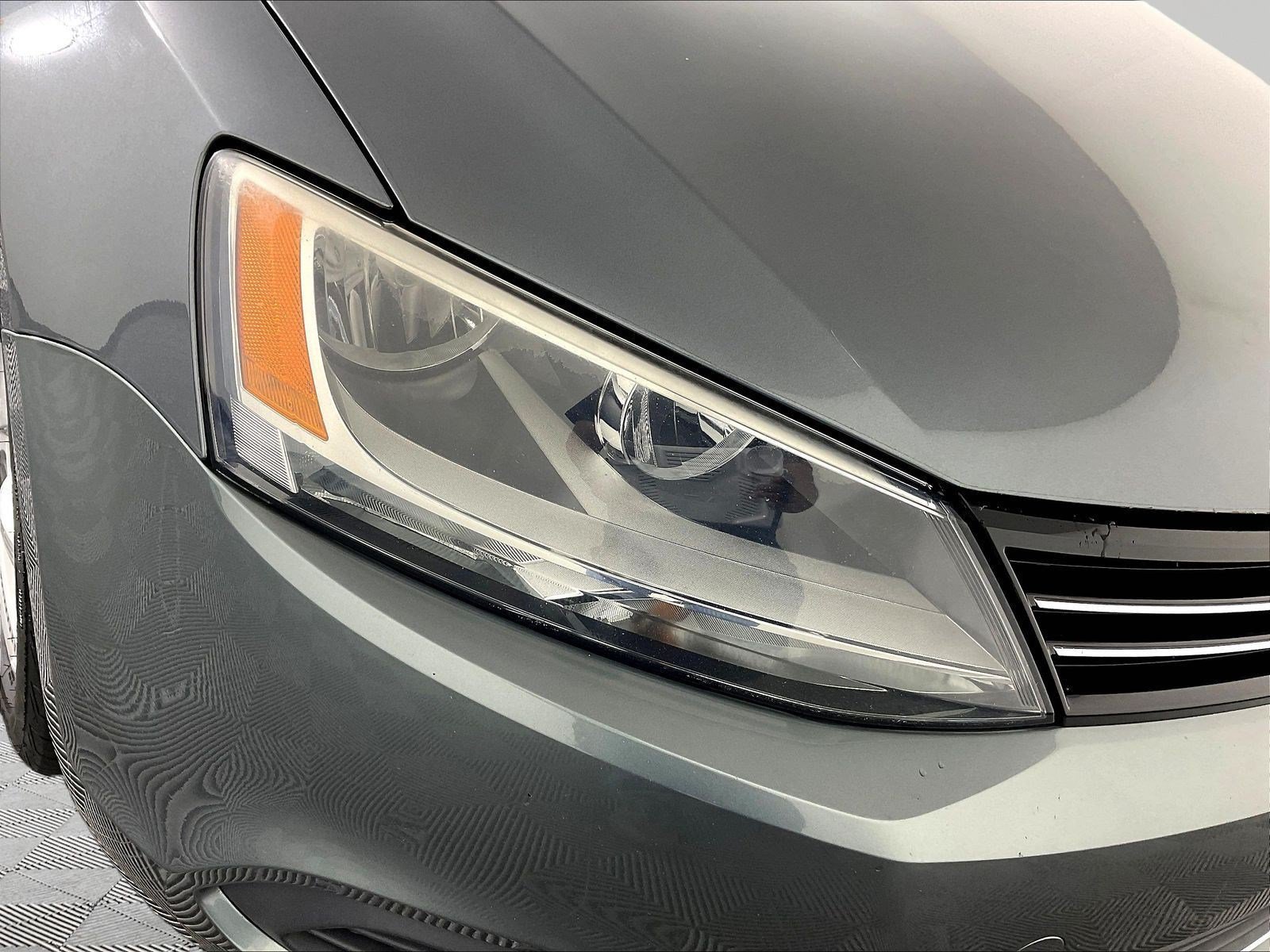 Used 2013 Volkswagen Jetta SE FWD image 30