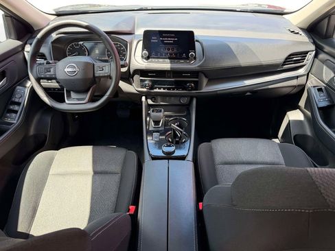 Used 2025 Nissan Rogue SV AWD/4WD image 22