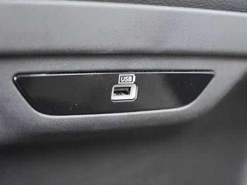 Used 2018 Chrysler Pacifica Touring-L w/ Advanced Safetytec Group FWD image 22