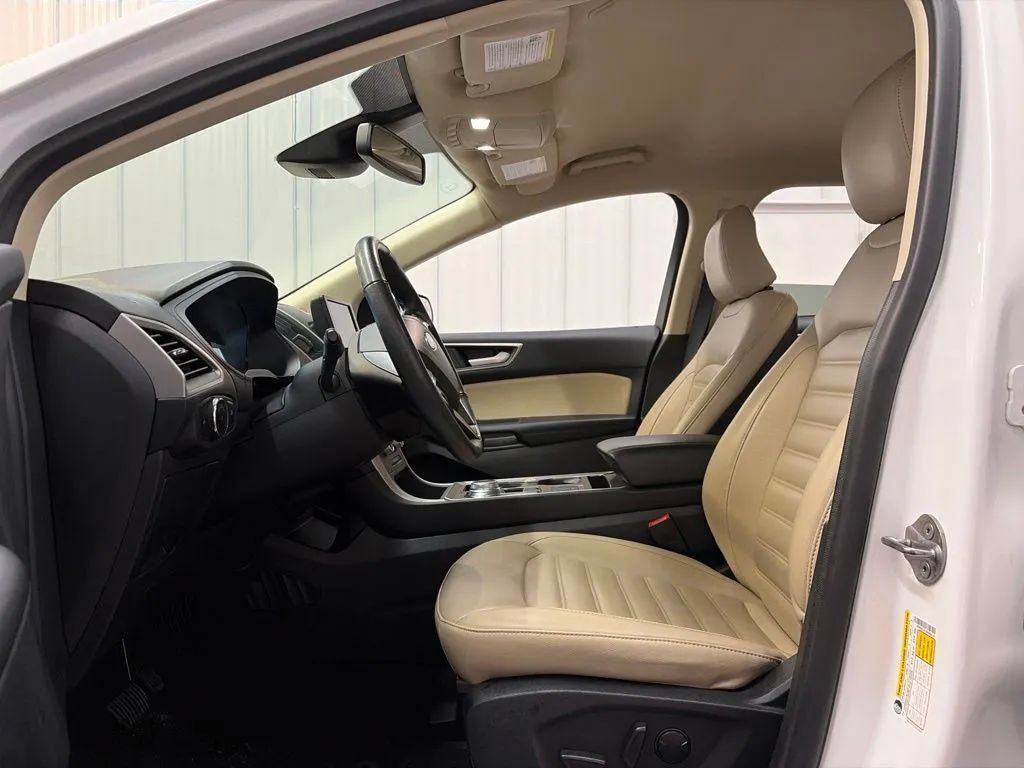 Used 2024 Ford Edge SEL AWD/4WD image 11