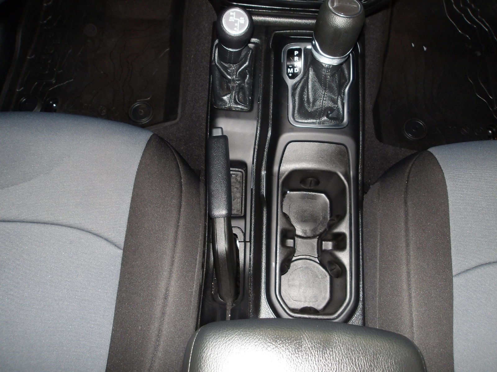 Used 2021 Jeep Gladiator Sport AWD/4WD image 13
