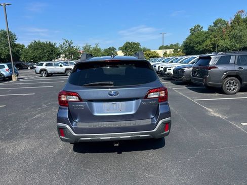Used 2018 Subaru Outback 2.5i Limited AWD/4WD image 4