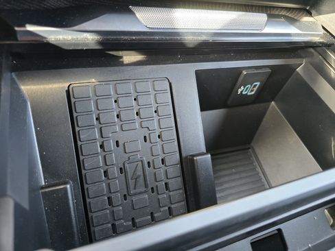 Used 2024 Ford F250 Platinum image 36