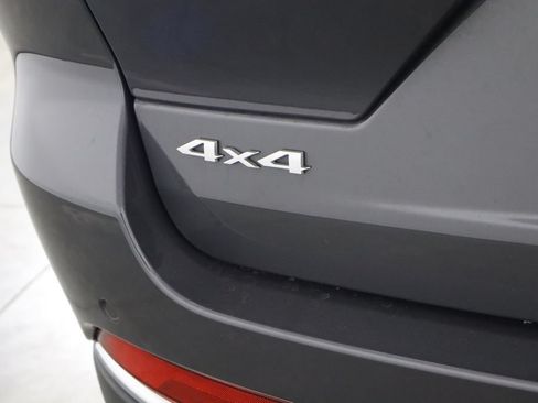 Used 2025 Jeep Grand Cherokee Laredo X w/ Trailer Tow Package AWD/4WD image 39