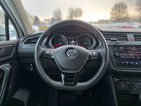 Used 2021 Volkswagen Tiguan SE AWD/4WD image 22
