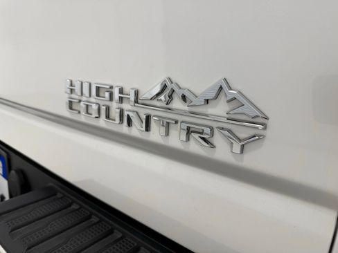 Used 2022 Chevrolet Silverado 3500 High Country w/ Z71 Off-Road Package image 9