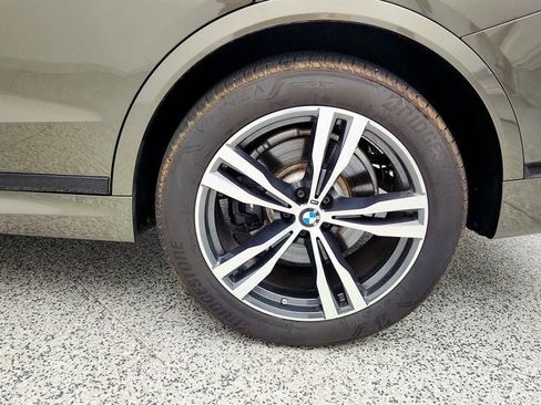 Used 2024 BMW X7 xDrive40i w/ M Sport Package AWD/4WD image 9