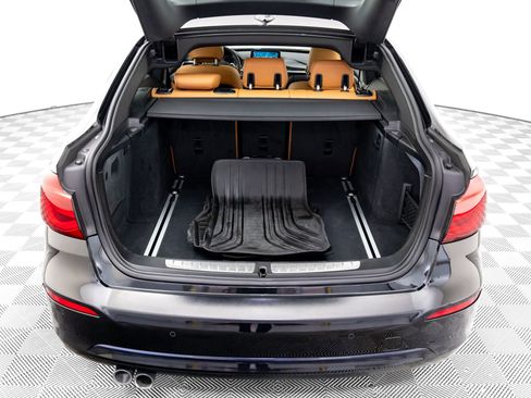Used 2019 BMW 330i Gran Turismo xDrive image 27