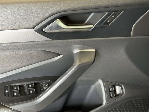 Used 2024 Volkswagen Jetta SE image 20