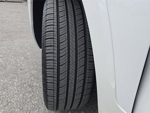 Certified 2024 GMC Terrain Denali w/ Denali Premium Package image 32