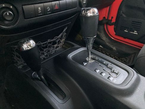 Used 2013 Jeep Wrangler Unlimited Sport image 19