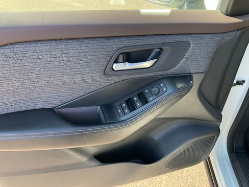 Used 2023 Nissan Rogue SV AWD/4WD image 18