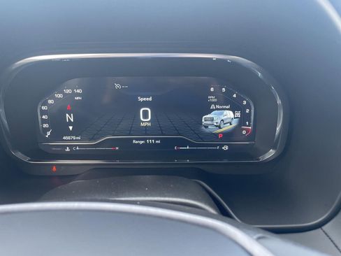 Used 2024 GMC Yukon AT4 w/ Technology Package image 16