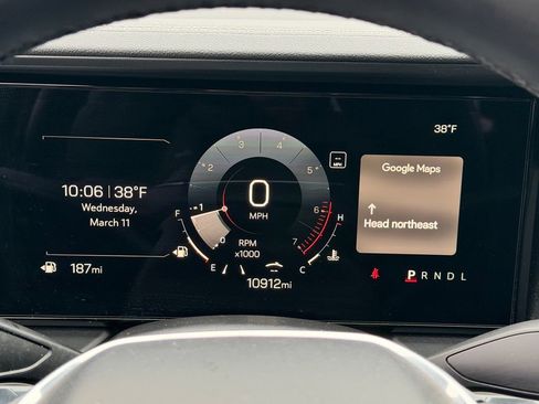 Used 2025 GMC Terrain Elevation w/ Black Edition image 30