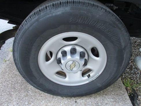 Used 2024 Chevrolet Express 2500 w/ Driver Convenience Package RWD image 28