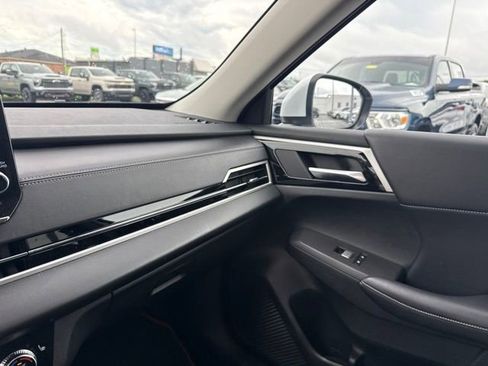 Used 2024 Mitsubishi Outlander SEL AWD/4WD image 24