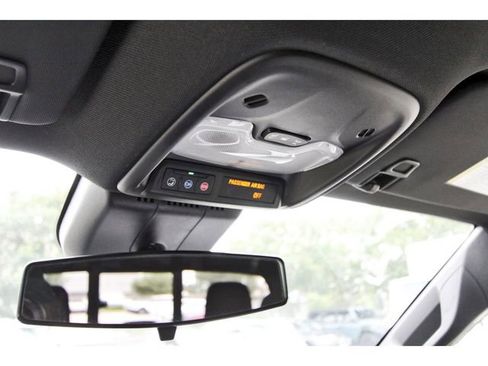 Used 2025 Chevrolet Colorado W/T RWD image 20